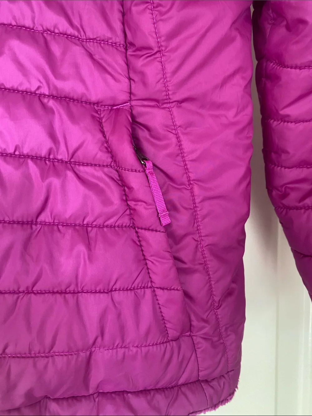 The North Face Girls' Reversible Mossbud Swirl Jacket Puffer Magenta L (14/16)